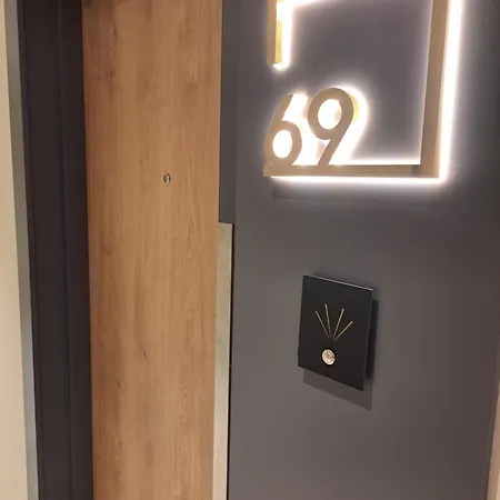סקופיה Anika Luxury Apartment At Diamond Center מראה חיצוני תמונה